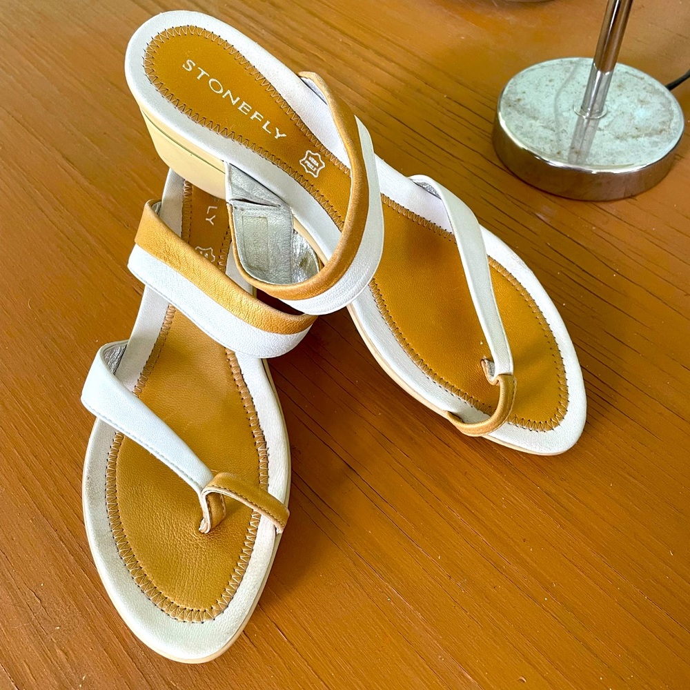 Stonefly size 8/39 silver and copper wedge sandals